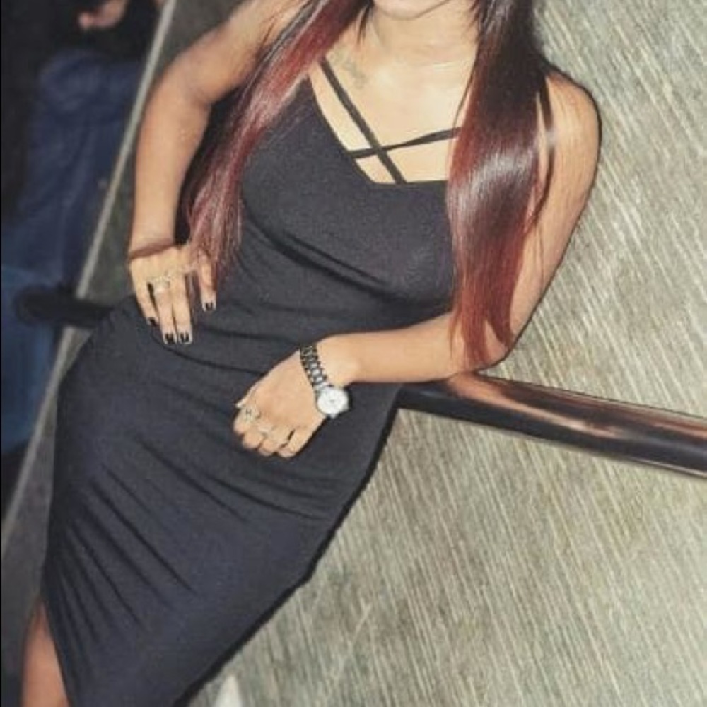 🆕Sexy black cross cross front fitted cami dress - Picture 2 of 7
